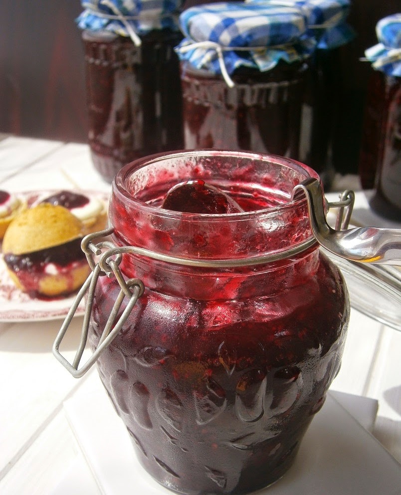 Erdeigyümölcs lekvár (cukrozott, t.sz.m.) 220 ml
